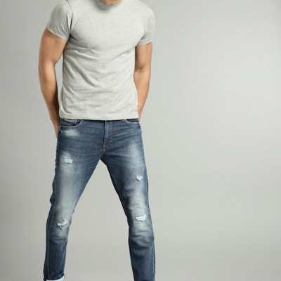 Men Grey Solid Round Neck T-shirt